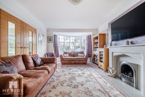 Sitting Room- click for photo gallery